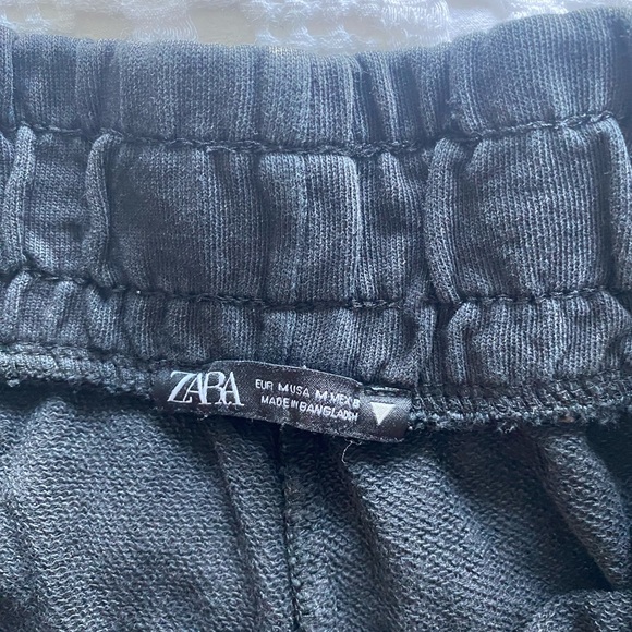 Zara jogging shorts. - Picture 1 of 2